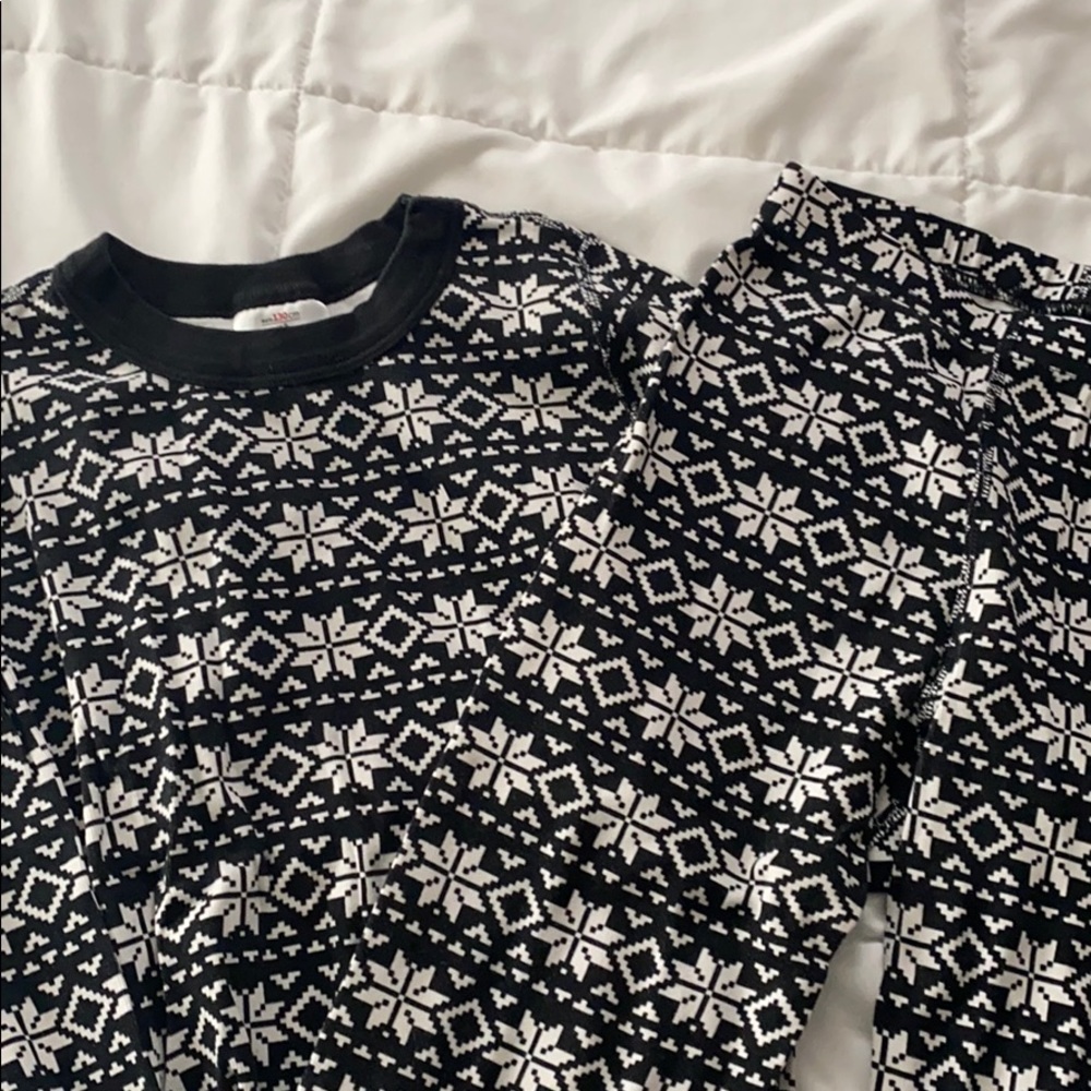 Hanna Anderson Fitted Snowflake pajamas